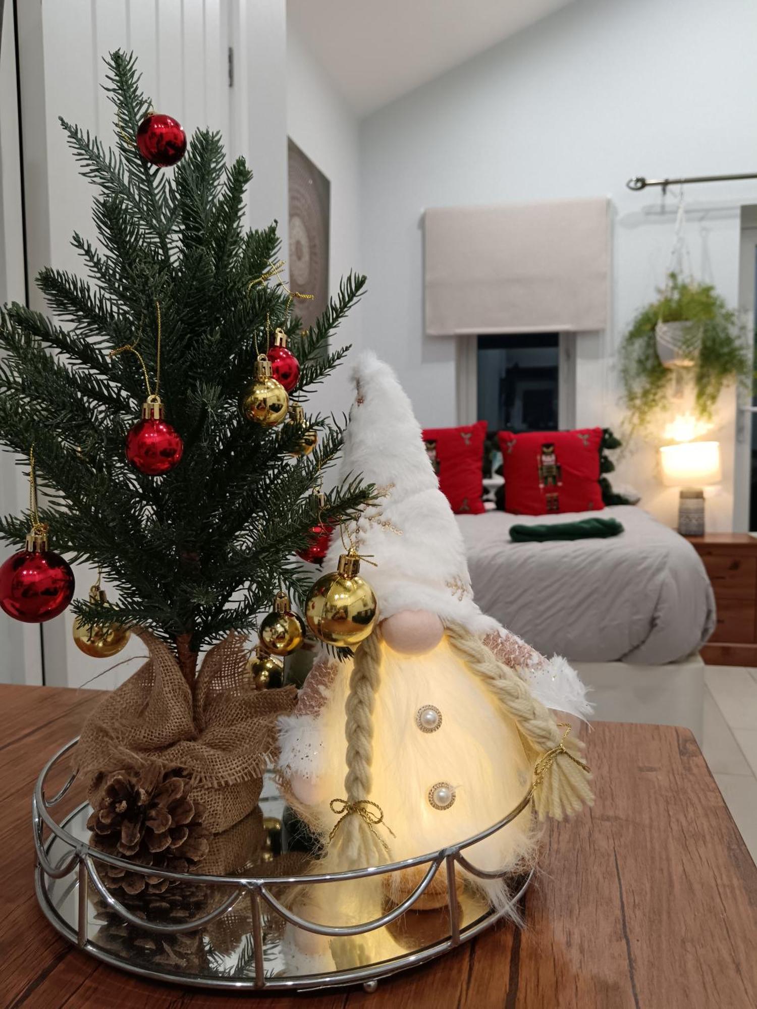 New, Stylish Studio Flat With Private Patio And Free On-Street Parking Check Out At 11Am ボーンマス エクステリア 写真